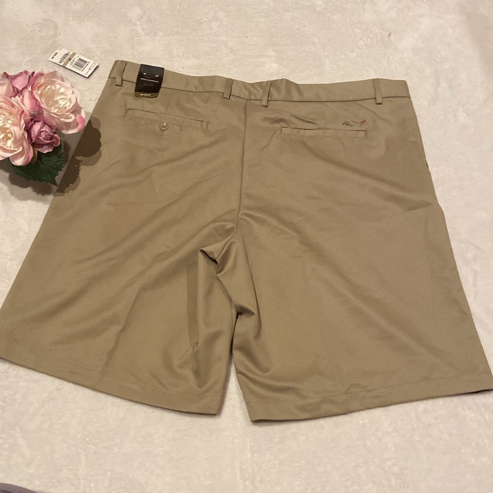 GREG NORMAN For Tasso Ella Size 42 NWT Golf Shorts - Picture 7 of 9